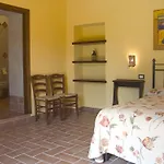 La Pulledraia Del Podere Montegrappa Farm stay