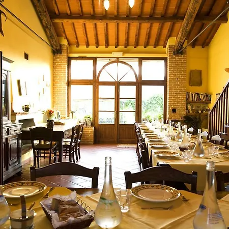 La Pulledraia Del Podere Montegrappa 알베레세