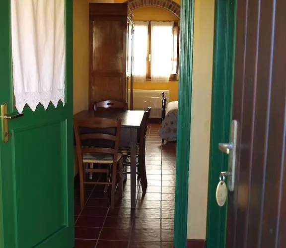 La Pulledraia Del Podere Montegrappa 알베레세