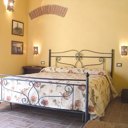 مزرعة للإقامة La Pulledraia Del Podere Montegrappa