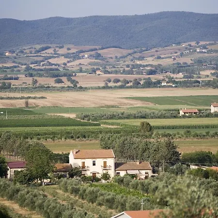 مزرعة للإقامة La Pulledraia Del Podere Montegrappa